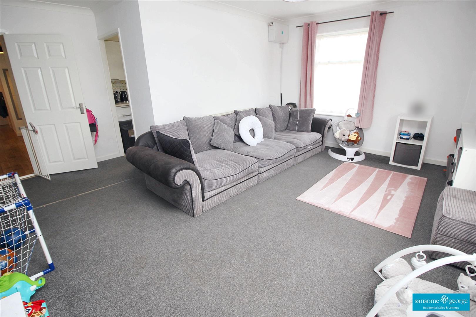 2 bed property in Colliers Way, Reading